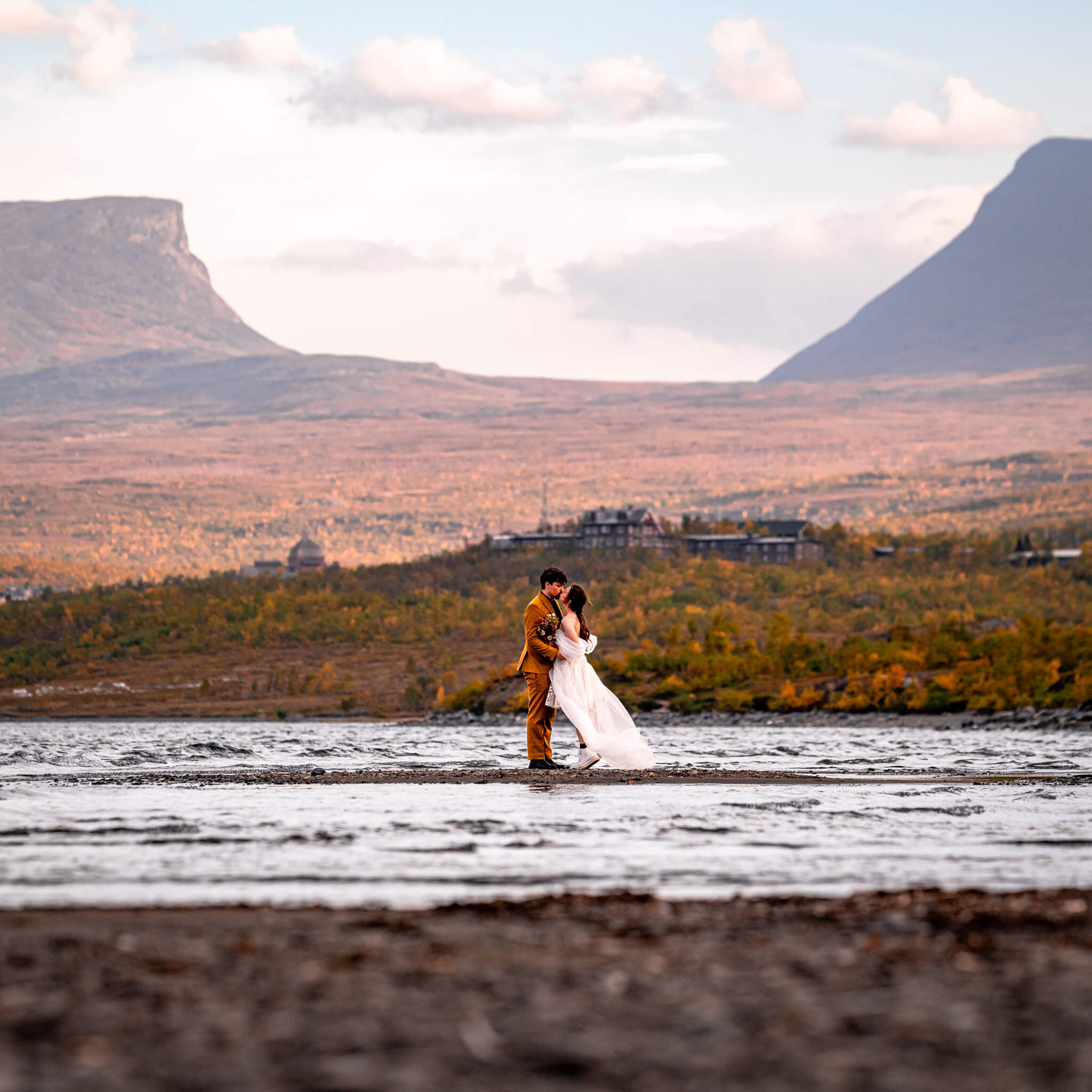 Elopement in Abisko national park with Lappland gate